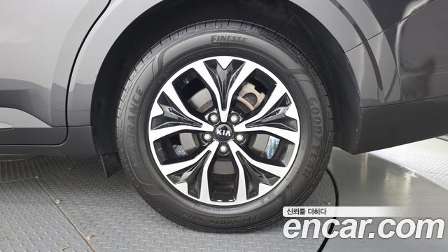 Kia Canival 2021 — photo 5