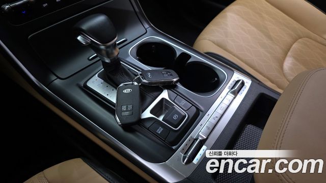 Kia Canival 2021 — photo 9