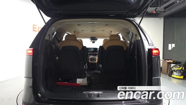 Kia Canival 2021 — photo 19