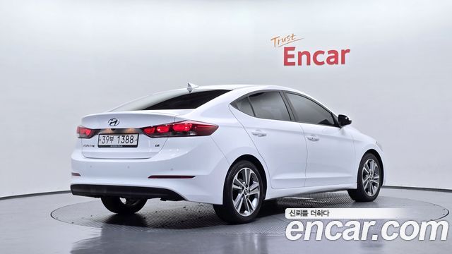 Hyundai AVANTE 2018 — photo 2