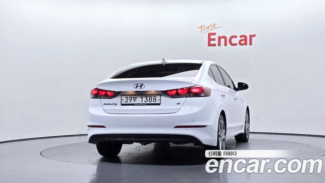 Hyundai AVANTE 2018 — photo 4