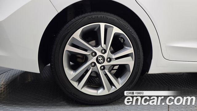 Hyundai AVANTE 2018 — photo 5