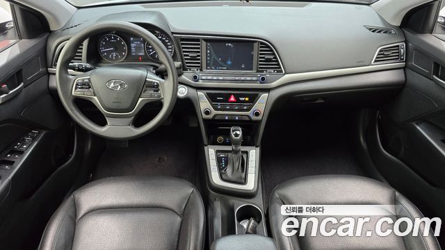 Hyundai AVANTE 2018 — photo 10