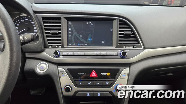 Hyundai AVANTE 2018 — photo 20