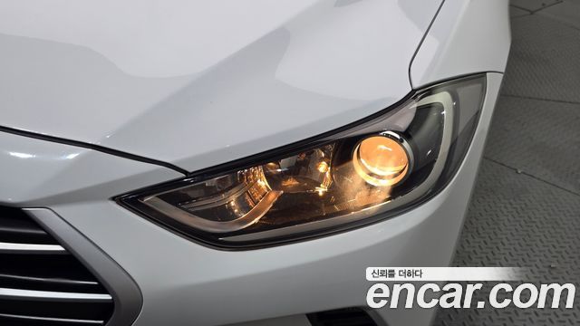 Hyundai AVANTE 2018 — photo 8