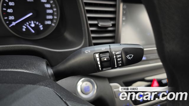 Hyundai AVANTE 2018 — photo 27