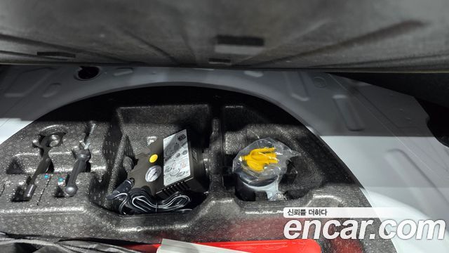 Hyundai AVANTE 2018 — photo 30