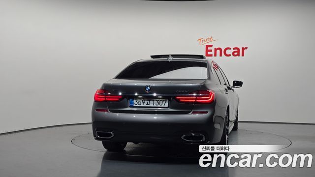 BMW 7-Series 2017 — photo 4