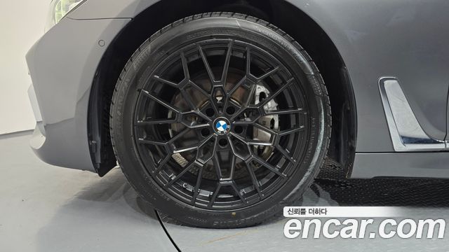 BMW 7-Series 2017 — photo 5