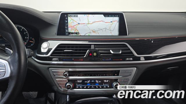 BMW 7-Series 2017 — photo 19