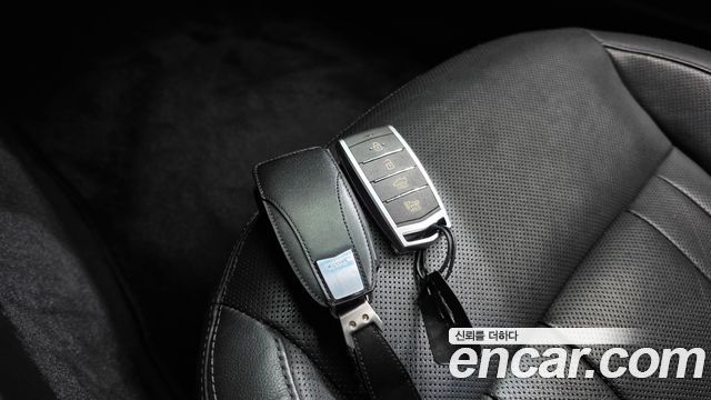 Genesis G80 2017 — photo 21