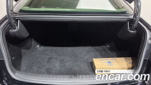 Genesis G80 2017 — photo 23