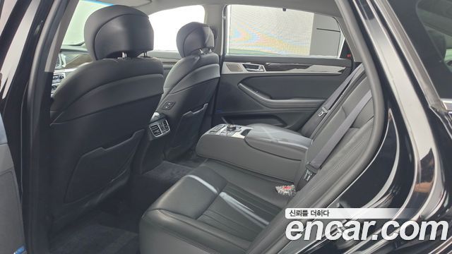 Genesis G80 2017 — photo 24