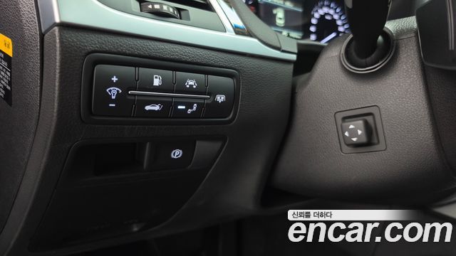 Genesis G80 2017 — photo 26