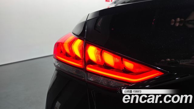 Genesis G80 2017 — photo 9