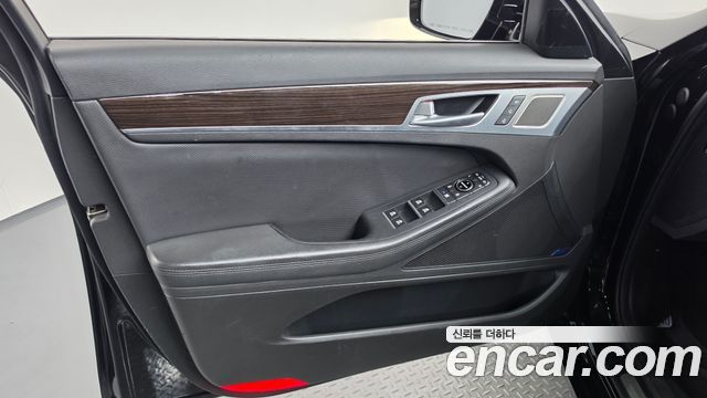 Genesis G80 2017 — photo 14