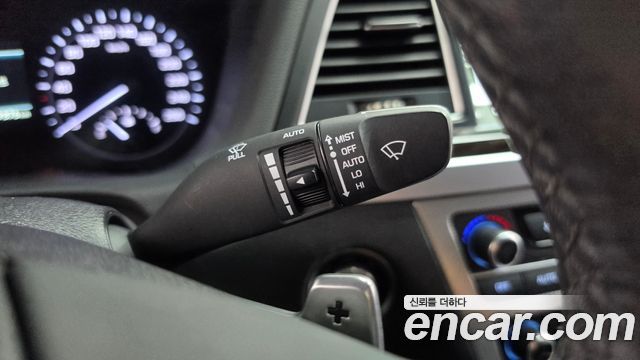 Genesis G80 2017 — photo 27
