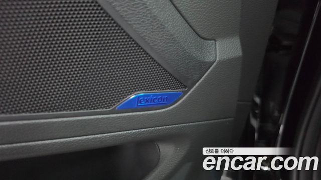 Genesis G80 2017 — photo 29