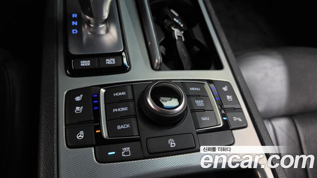 Genesis G80 2017 — photo 32