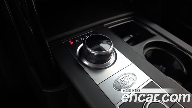 Land Rover Discovery 2020 — photo 12