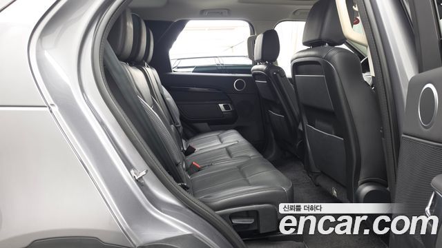 Land Rover Discovery 2020 — photo 18