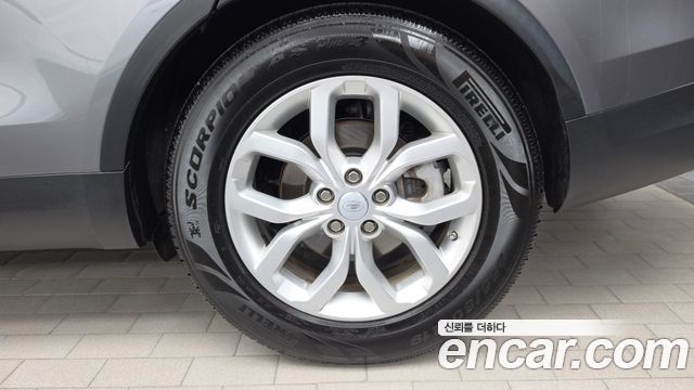 Land Rover Discovery 2020 — photo 7