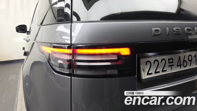 Land Rover Discovery 2020 — photo 9