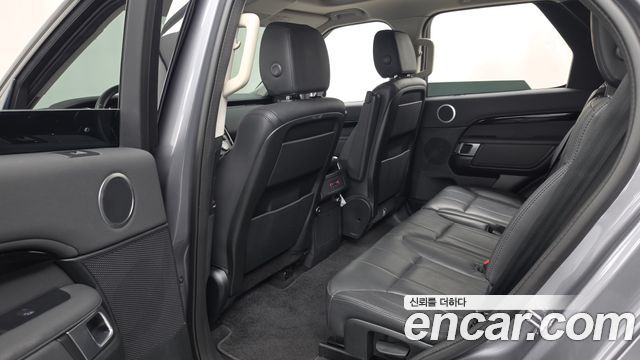 Land Rover Discovery 2020 — photo 16
