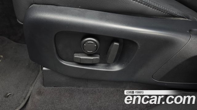 Land Rover Discovery 2020 — photo 31