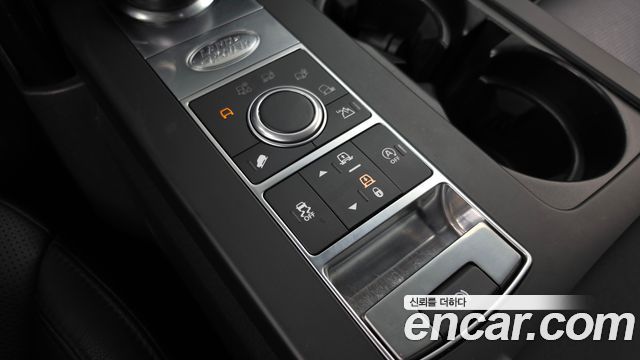Land Rover Discovery 2020 — photo 32