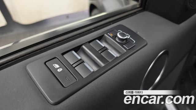 Land Rover Discovery 2020 — photo 33