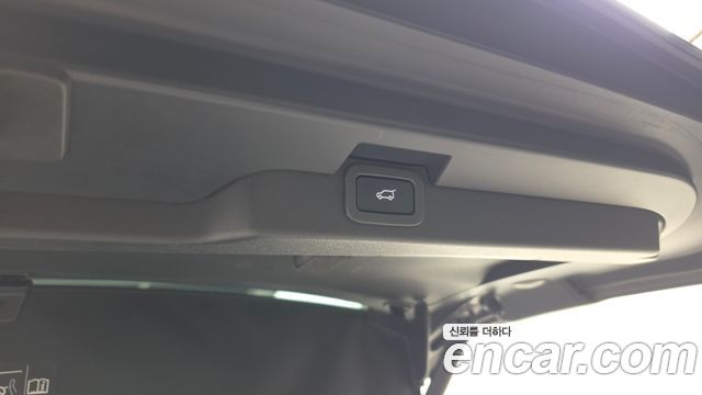 Land Rover Discovery 2020 — photo 34