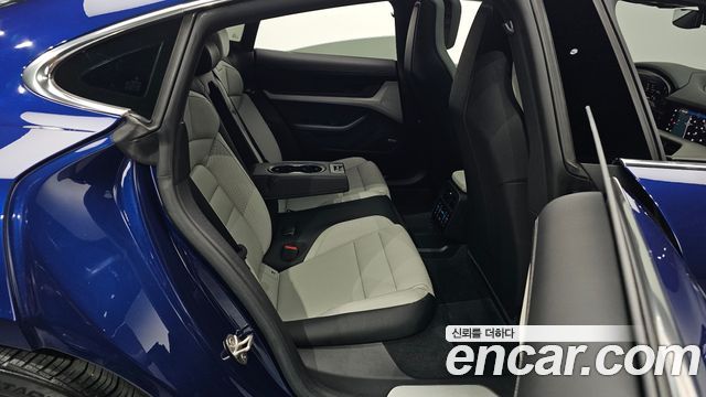 Porsche Taycan 2021 — photo 11