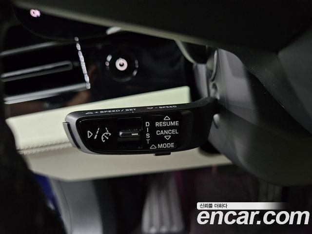 Porsche Taycan 2021 — photo 17