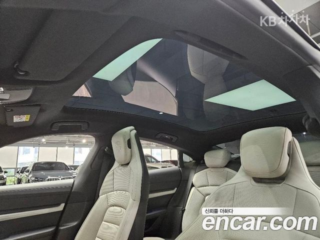 Porsche Taycan 2021 — photo 18