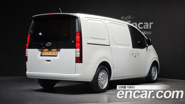 Hyundai Staria 2022 — photo 2