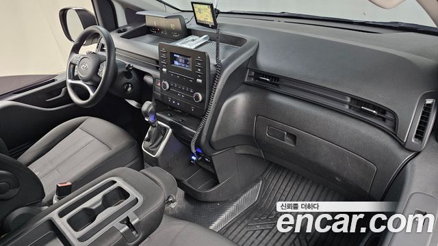 Hyundai Staria 2022 — photo 10