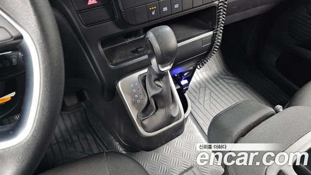 Hyundai Staria 2022 — photo 12