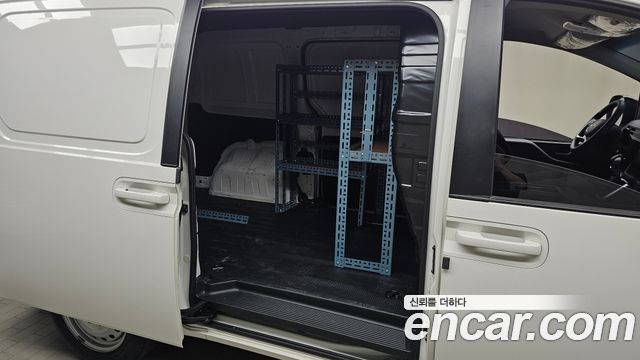 Hyundai Staria 2022 — photo 17
