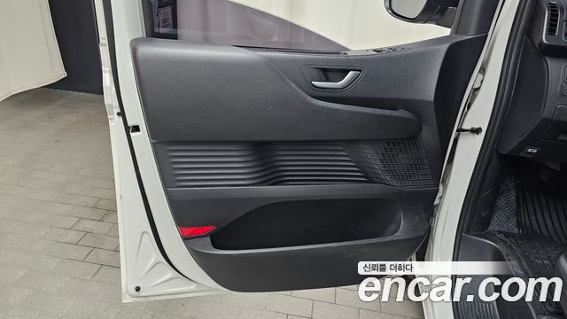 Hyundai Staria 2022 — photo 14
