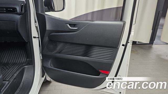 Hyundai Staria 2022 — photo 15