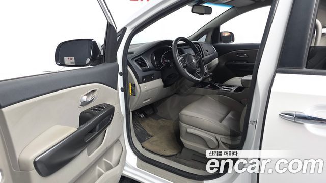 Kia Canival 2019 — photo 10