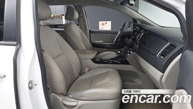 Kia Canival 2019 — photo 11