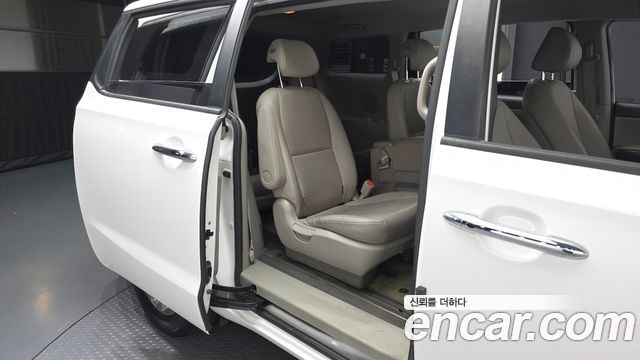 Kia Canival 2019 — photo 12