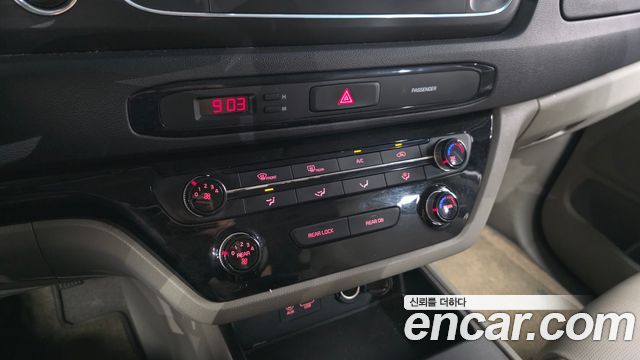 Kia Canival 2019 — photo 16
