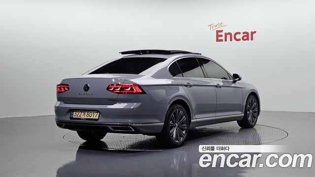 Volkswagen Passat 2022 — photo 2