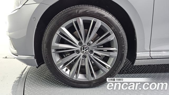 Volkswagen Passat 2022 — photo 5
