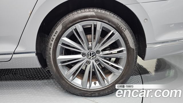 Volkswagen Passat 2022 — photo 7