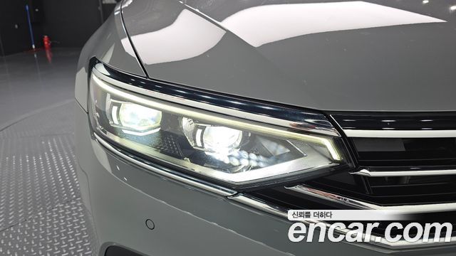Volkswagen Passat 2022 — photo 8