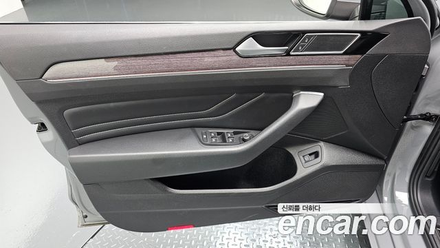 Volkswagen Passat 2022 — photo 14